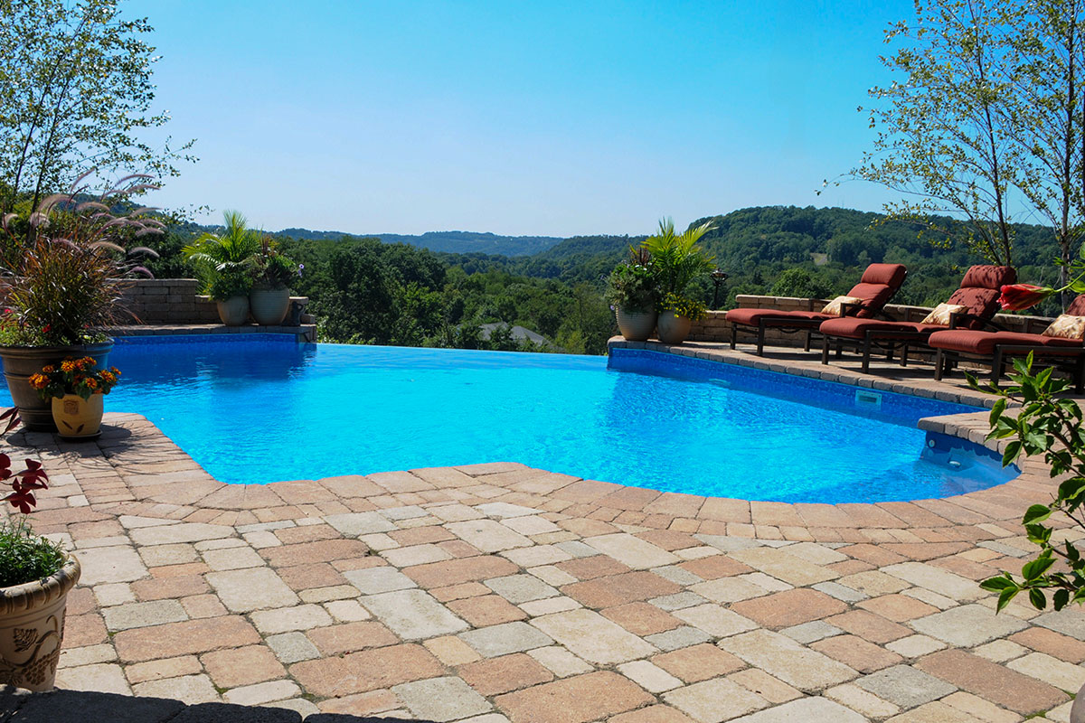 infinity pool Carreau