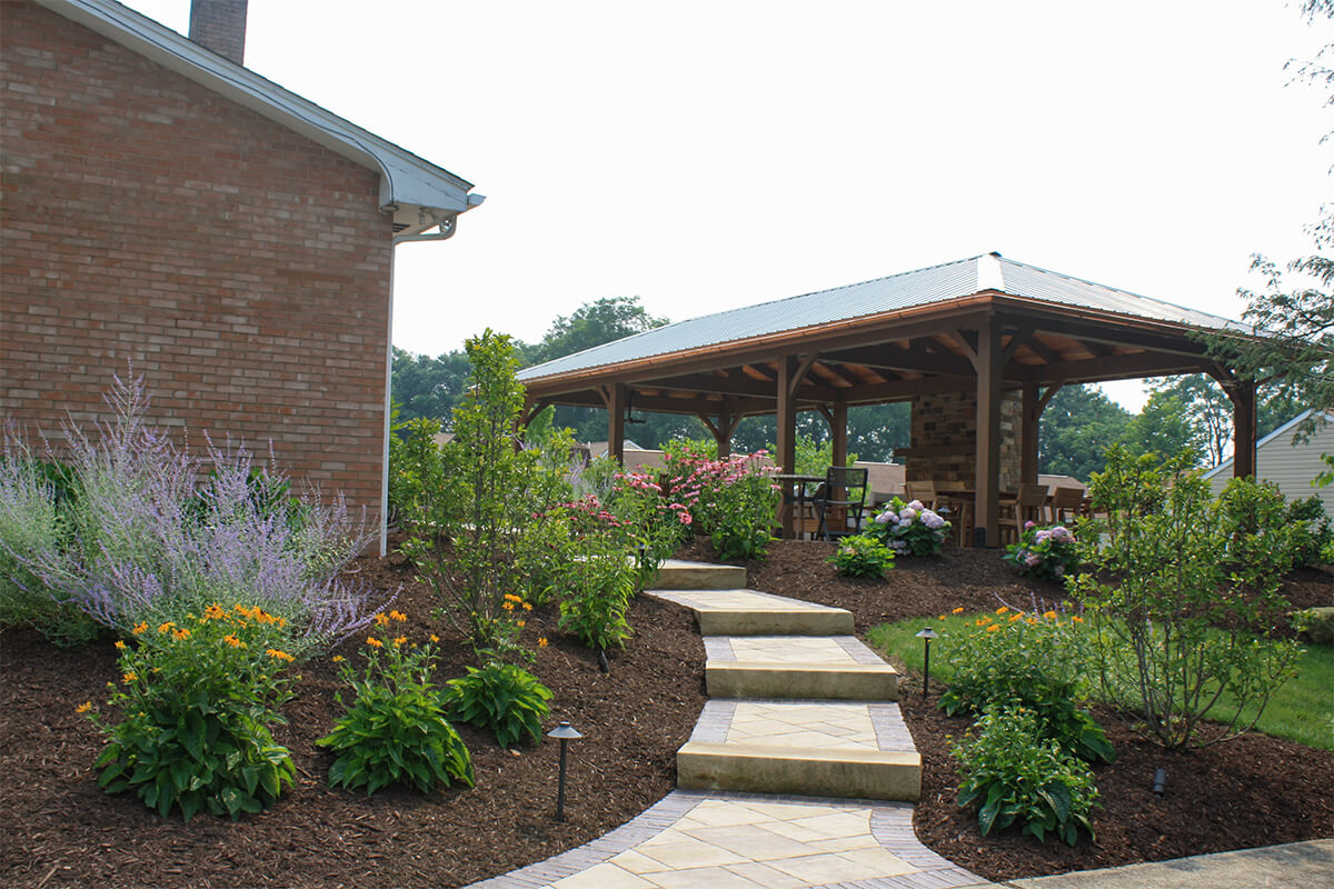 rustic-retreat outside