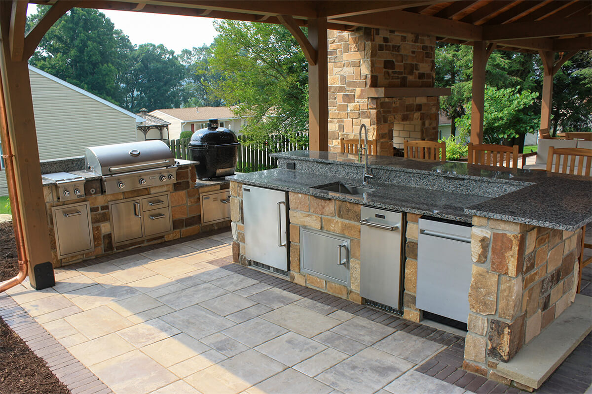 outdoor kitchen