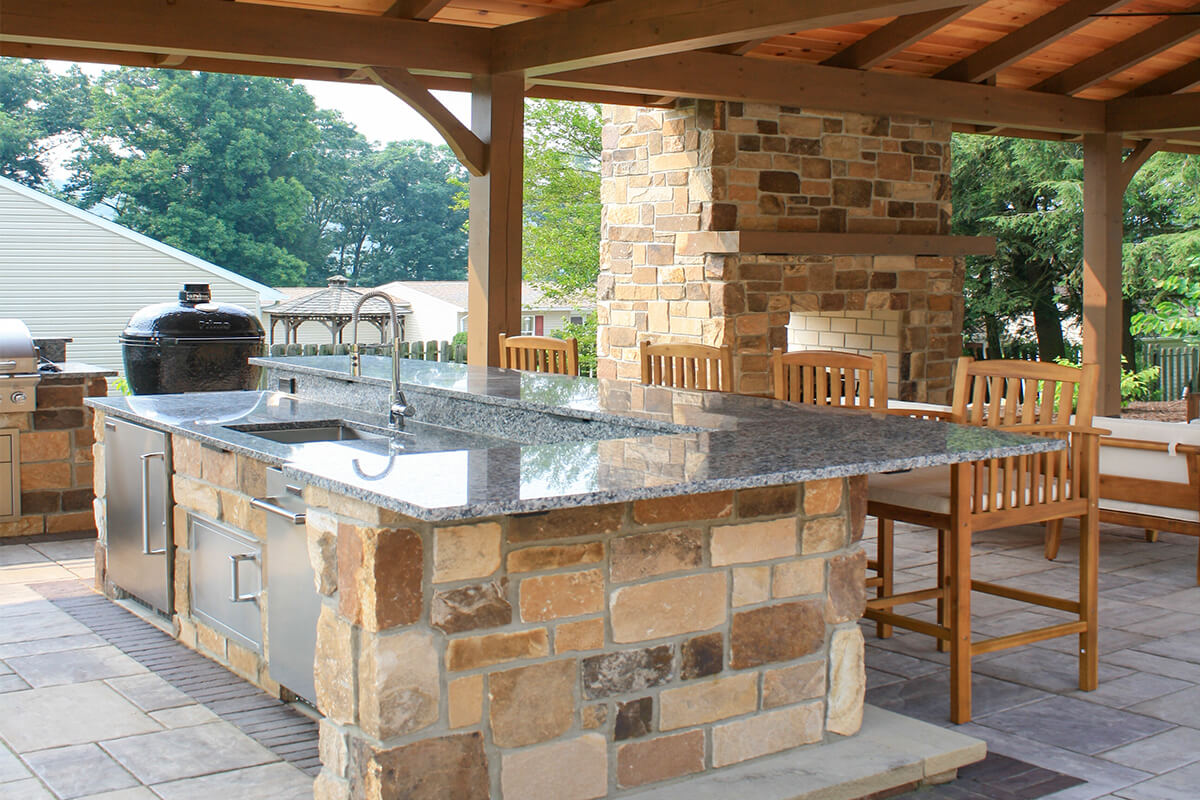 outdoor kitchen